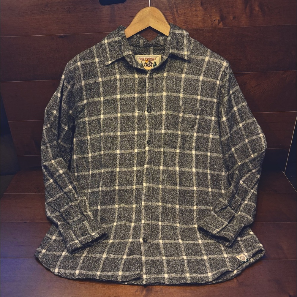 NEW Free Planet flannel